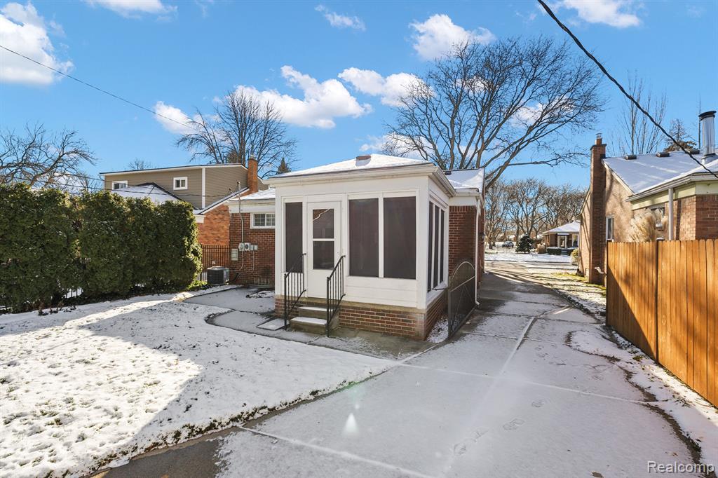 1581 Cheltenham Road Birmingham, MI 48009 - Photo 28 of 29