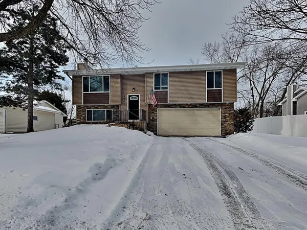$2,559 | 8301 Thomas Avenue North, Brooklyn Park, MN 55444