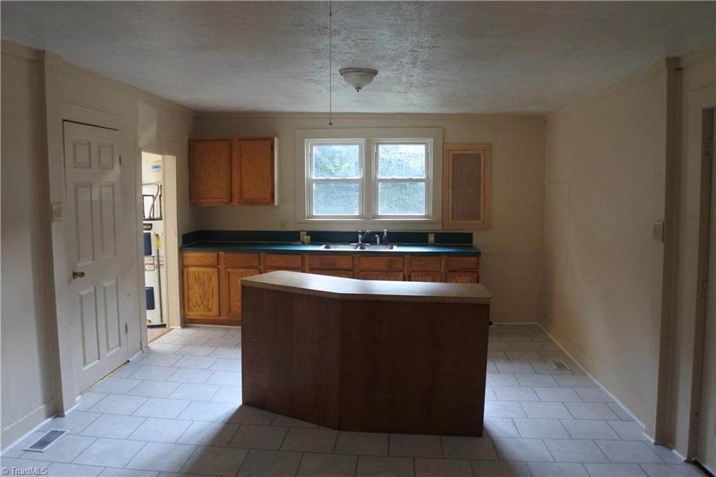 5024 Old Rural Hall Road Winston-Salem, NC 27105 - Photo 4 of 16 Gallery Image 4
