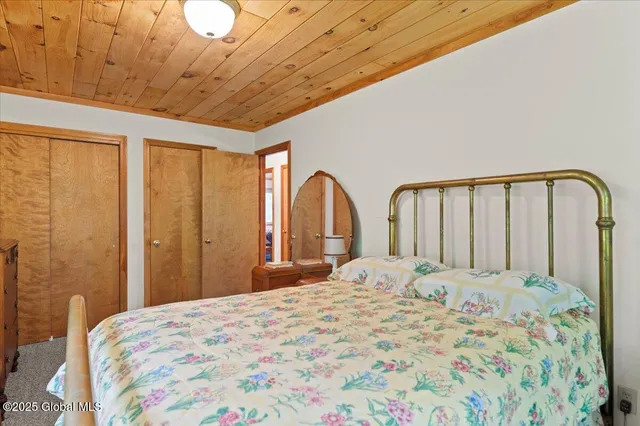 $550,000 | 10 East Beachwood Road, Corinth, NY 12822