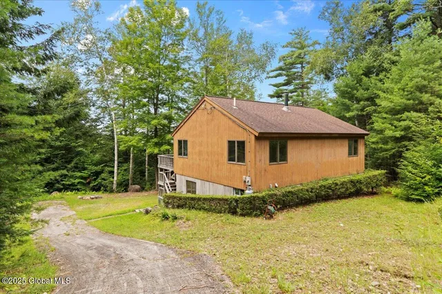 $550,000 | 10 East Beachwood Road, Corinth, NY 12822