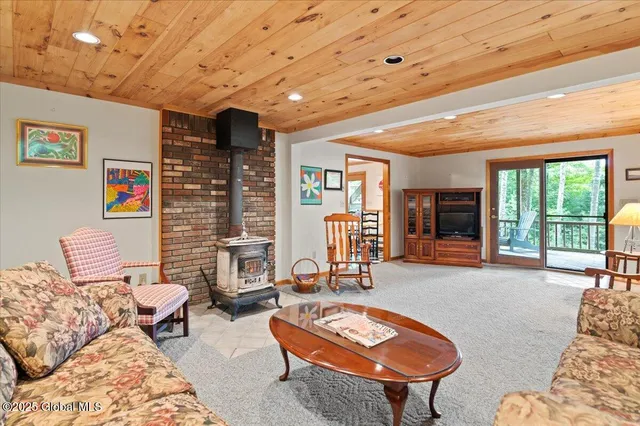 $550,000 | 10 East Beachwood Road, Corinth, NY 12822