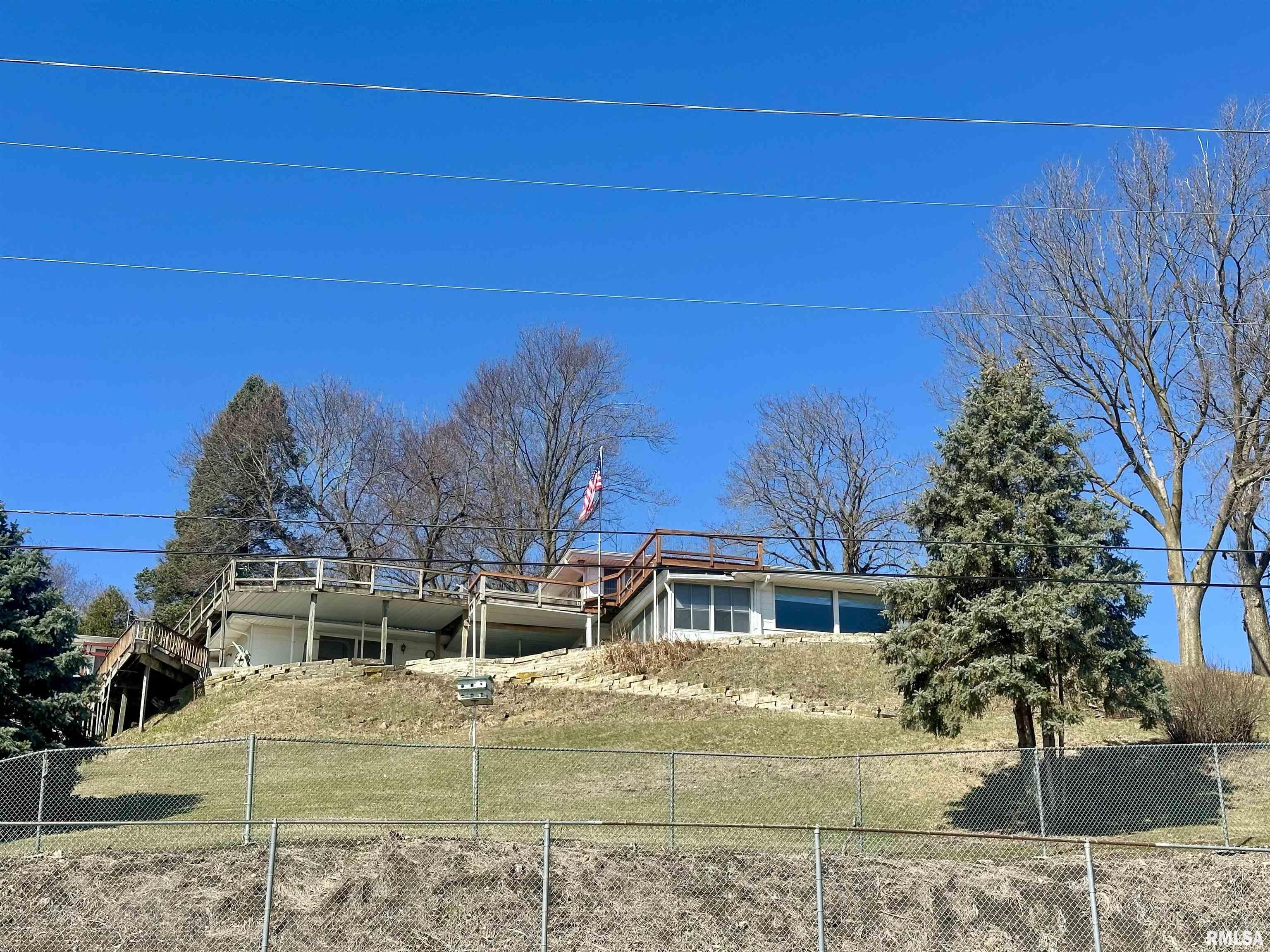 3307 Garfield Street Clinton, IA 52732 - Photo 4 of 53 Gallery Image 4