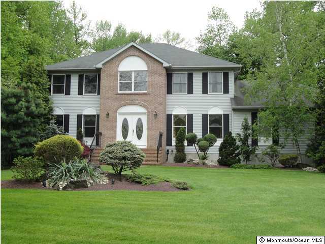 55 Oxford Road Manalapan, NJ 07726 - Photo 1 of 3 Primary Photo