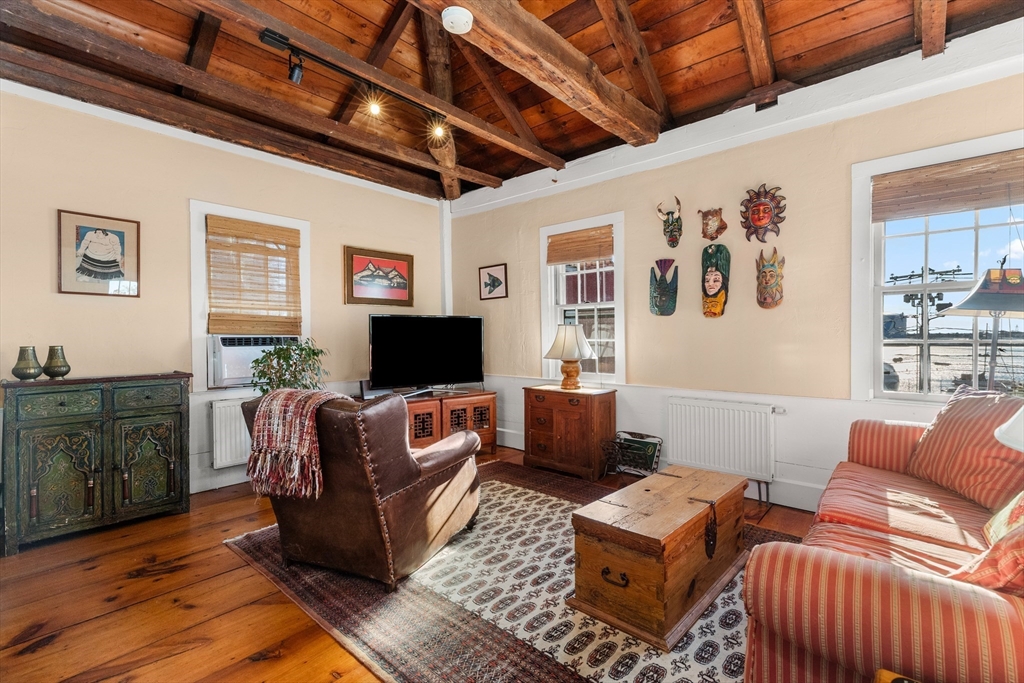 43 Front Street, Unit 43 Beverly, MA 01915 - Photo 13 of 36