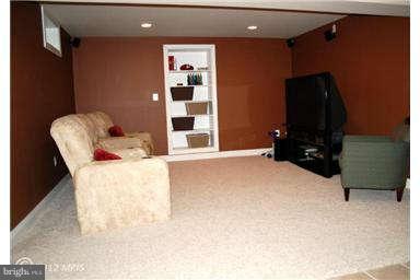 9129 Travener Circle Frederick, MD 21704 - Photo 21 of 28 a living room with furniture