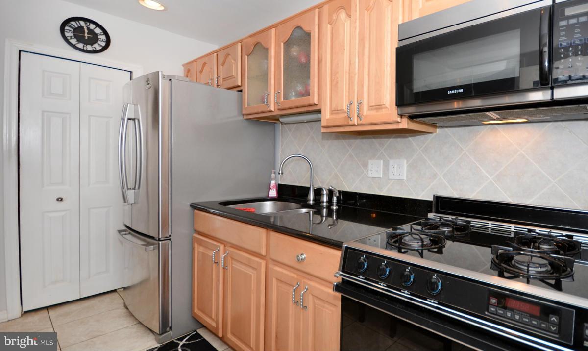 7486 German Hill Road Baltimore, MD 21222 - Photo 9 of 27 Kitchen