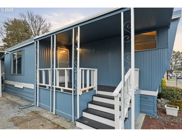 a view of an entryway