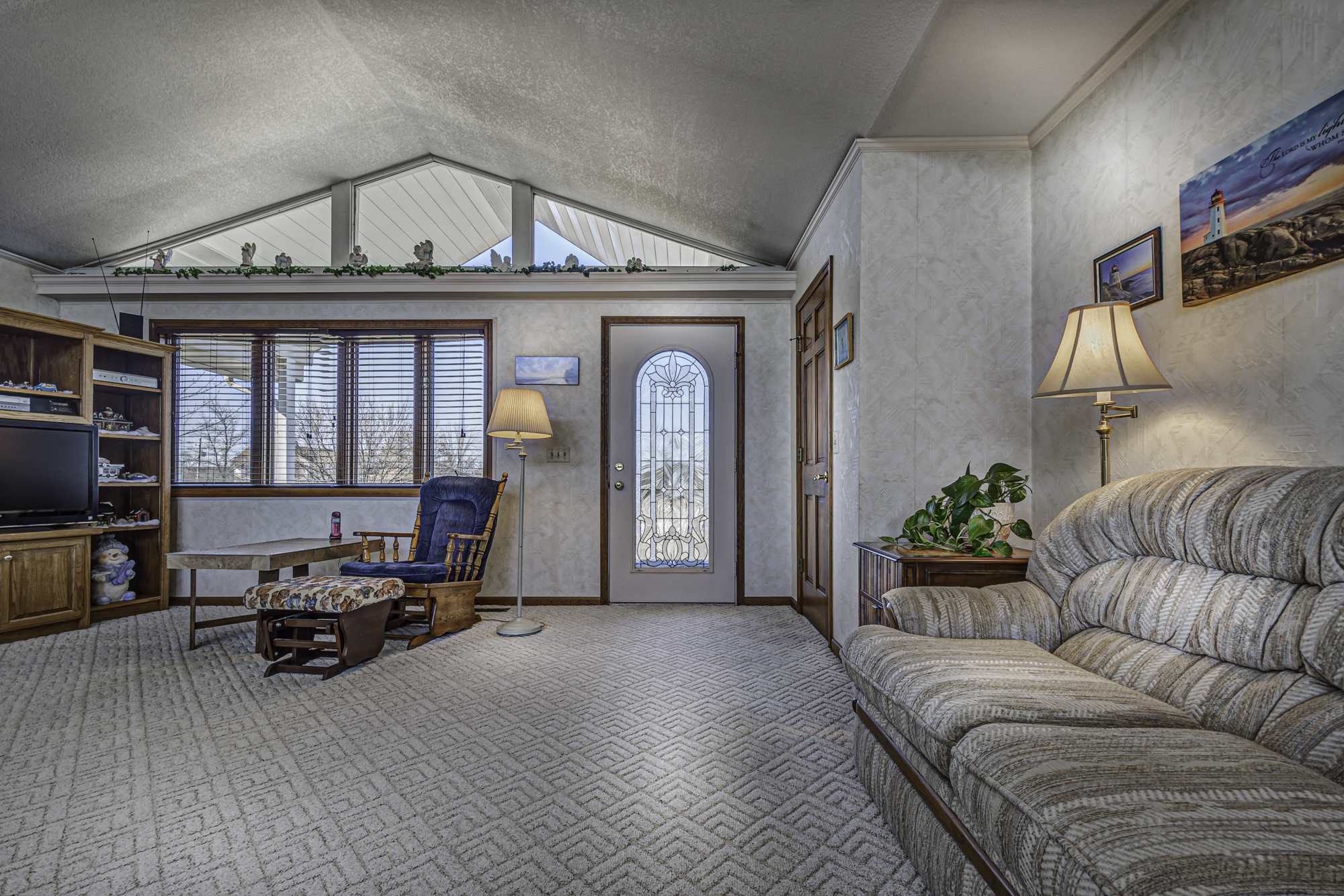 9030 Wheelock Road Fort Wayne, IN 46835 - Photo 4 of 36