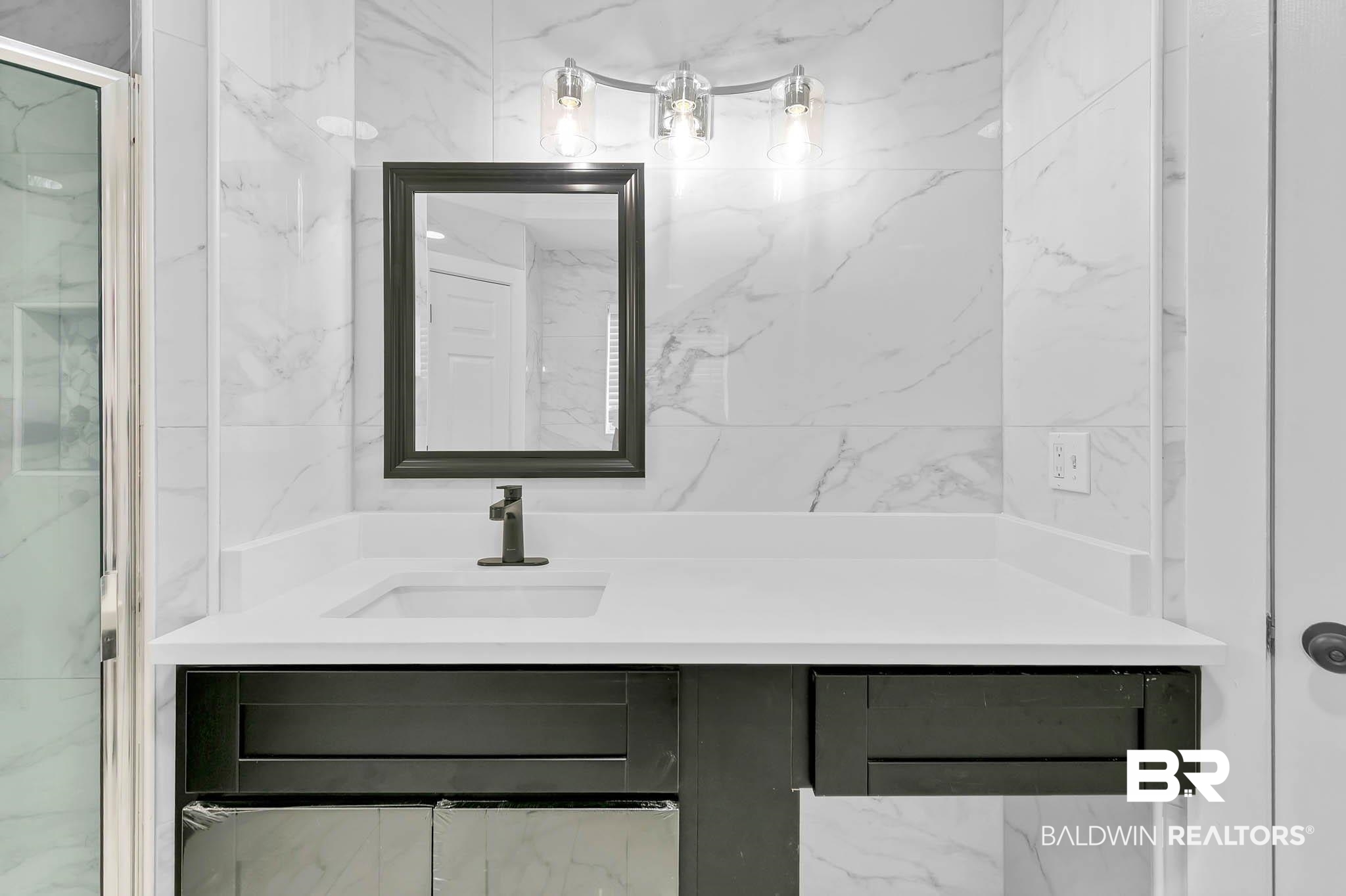 4705 Sherry Court Mobile, AL 36693 - Photo 40 of 100 Bathroom with tile walls and vanity