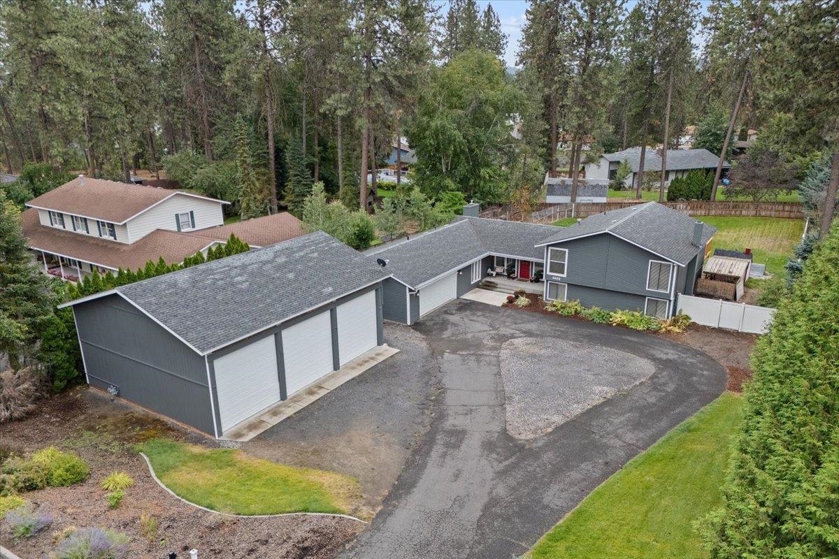 4522 East Lane Park Road Mead, WA 99021 - Photo 1 of 40