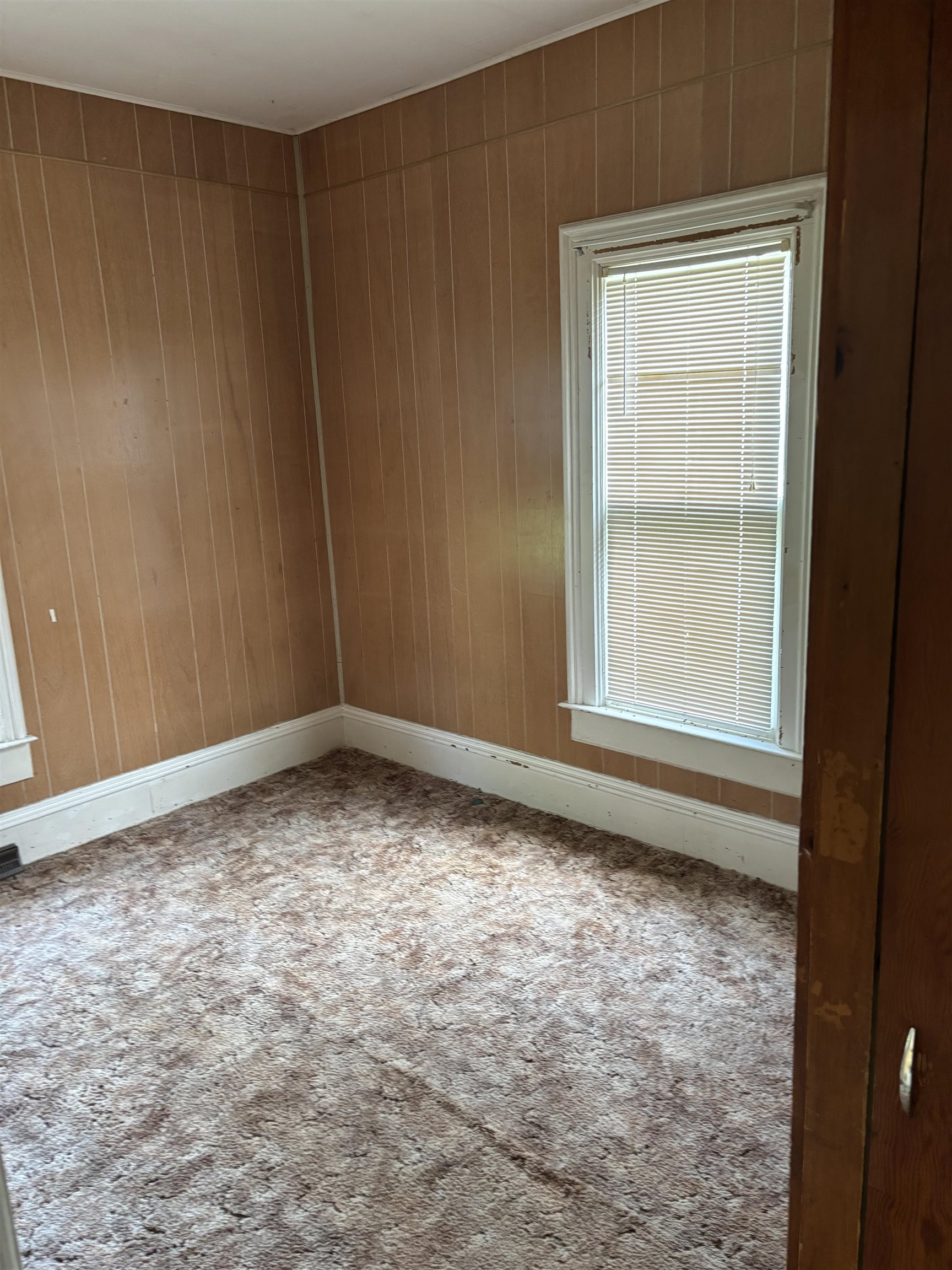 202 Erickson Street Elroy, WI 53929 - Photo 3 of 9