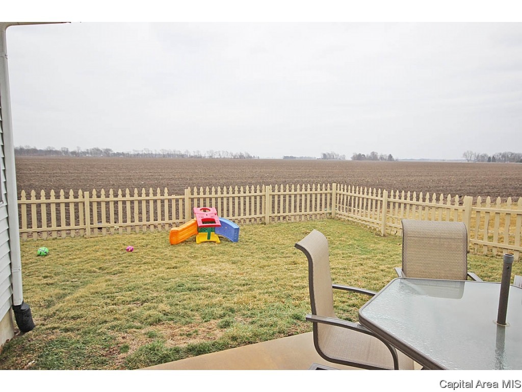 702 Heathrow Lane Rochester, IL 62563 - Photo 26 of 28