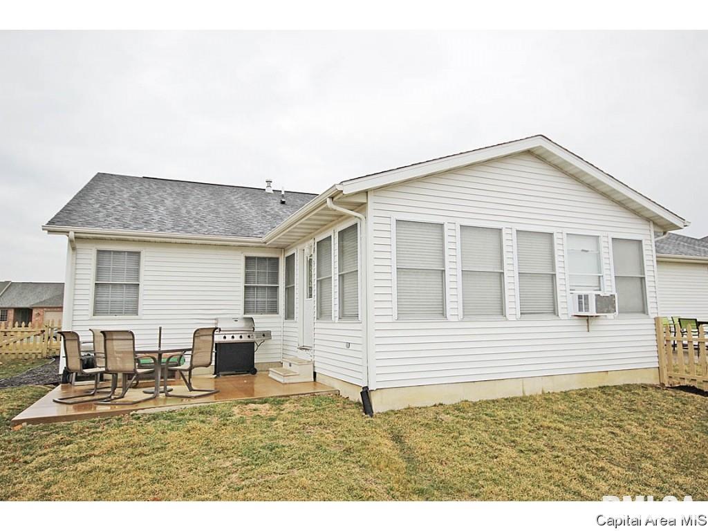 702 Heathrow Lane Rochester, IL 62563 - Photo 27 of 28