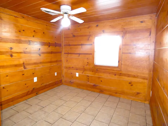 $249,000 | 1007 East Wallace Street, Llano, TX 78643