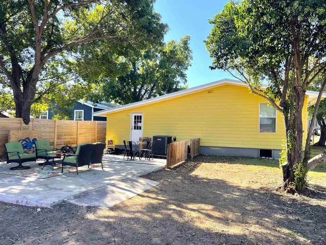 $249,000 | 1007 East Wallace Street, Llano, TX 78643