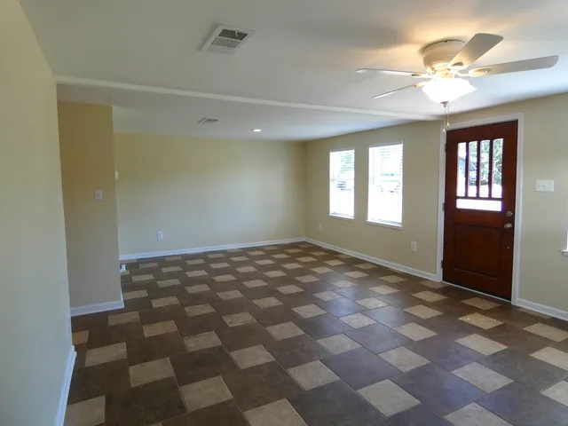 $249,000 | 1007 East Wallace Street, Llano, TX 78643