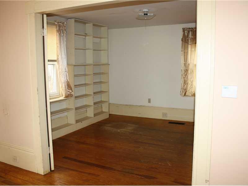 20 Old Orchard Road Buxton, ME 04093 - Photo 10 of 34 Den/Family/Great Room.