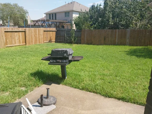 $275,000 | 5731 Montclair Hill Lane, Rosharon, TX 77583