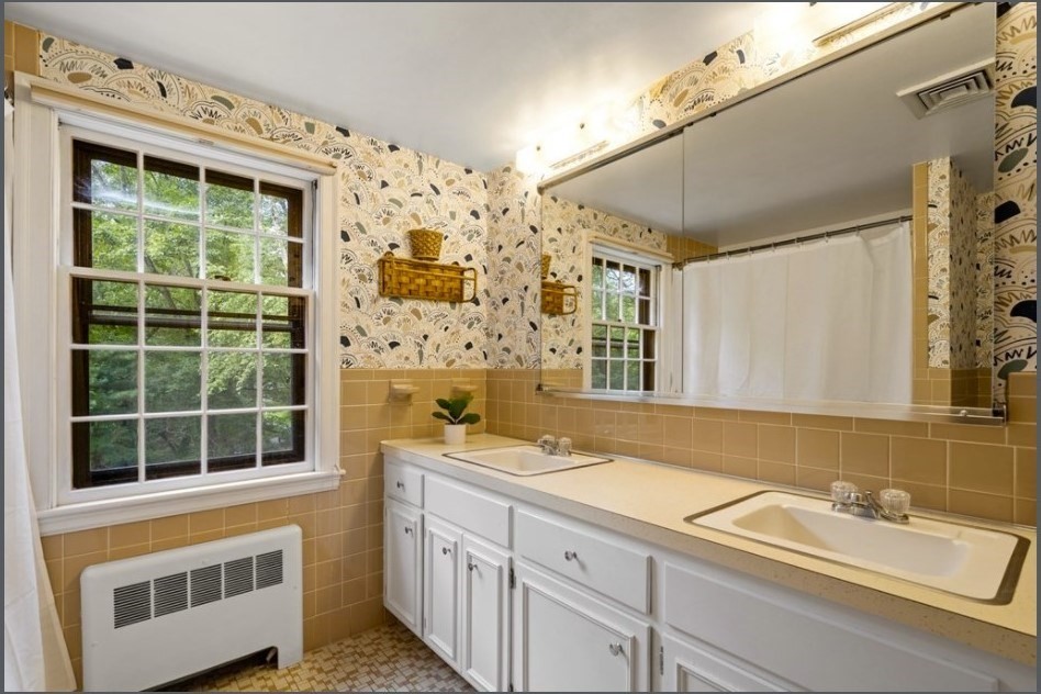 81 Draper Road Wayland, MA 01778 - Photo 2 of 18