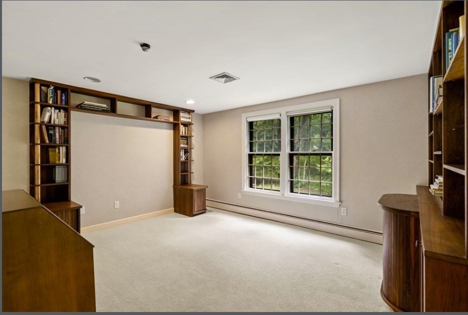81 Draper Road Wayland, MA 01778 - Photo 3 of 18