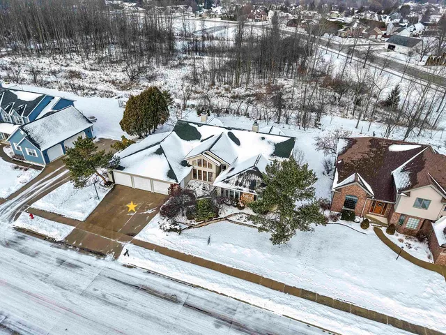 $599,900 | 3718 Westwood Lane, Manitowoc, WI 54220