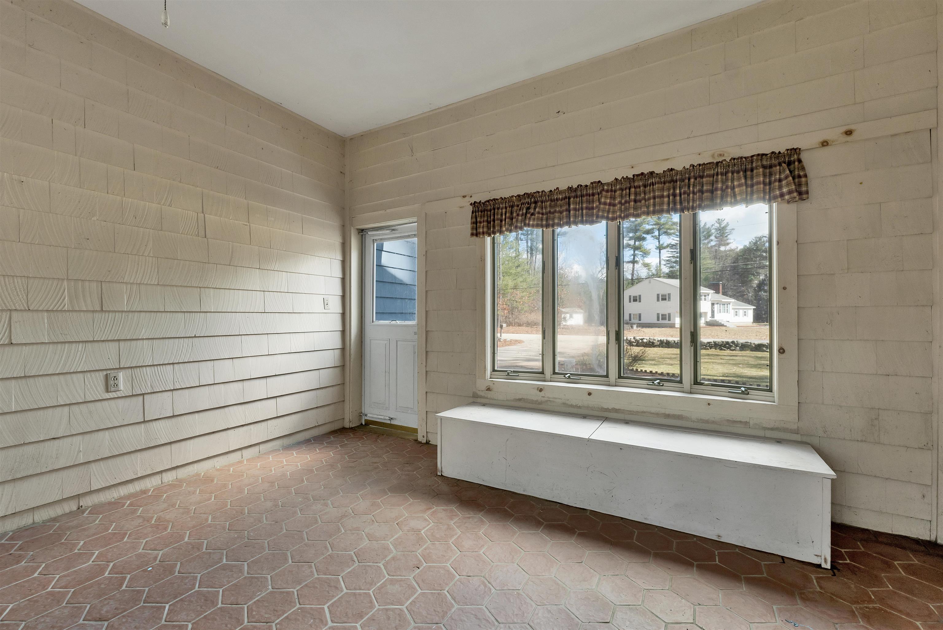 10 Patricia Street Windham, NH 03087 - Photo 26 of 59