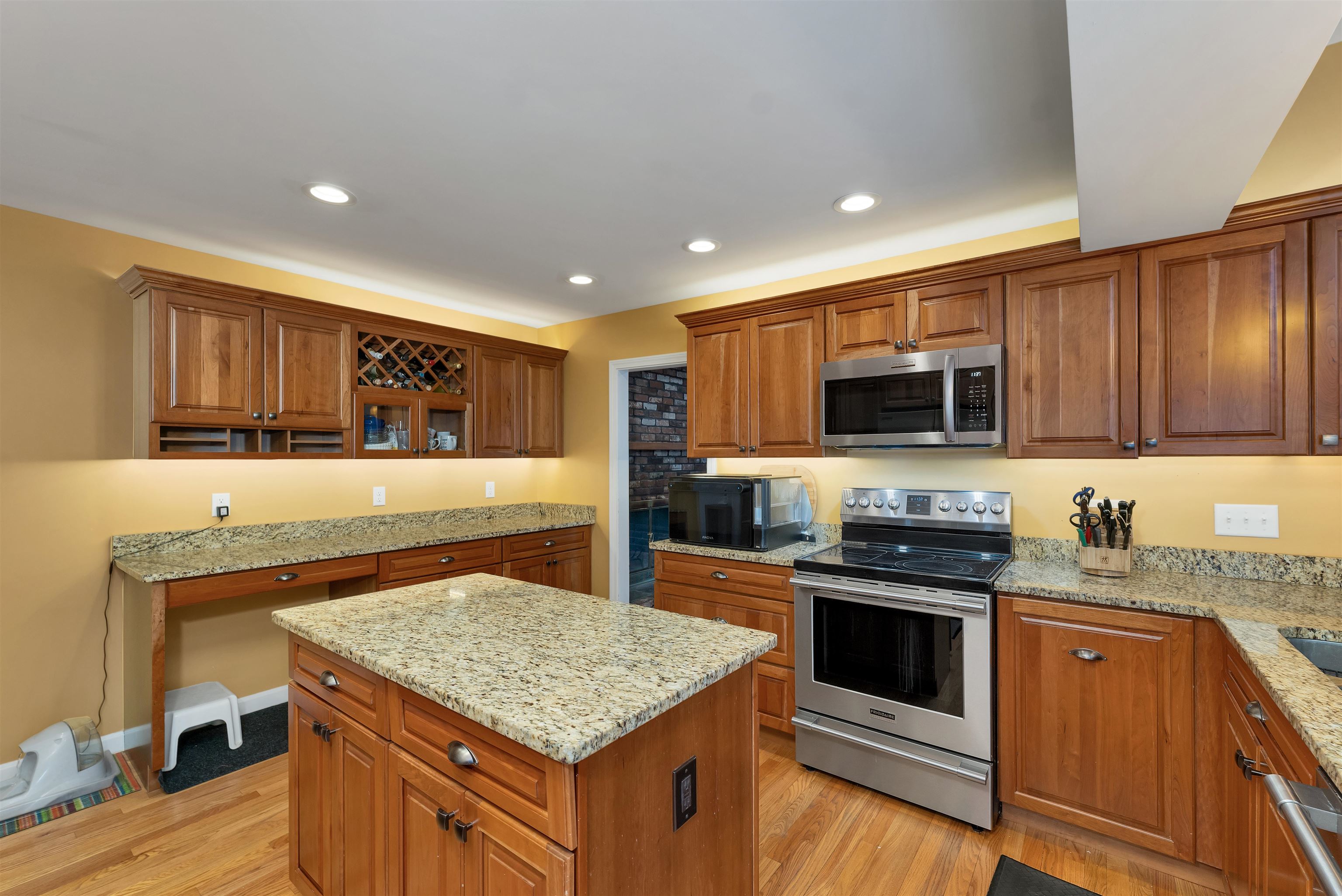 10 Patricia Street Windham, NH 03087 - Photo 6 of 59