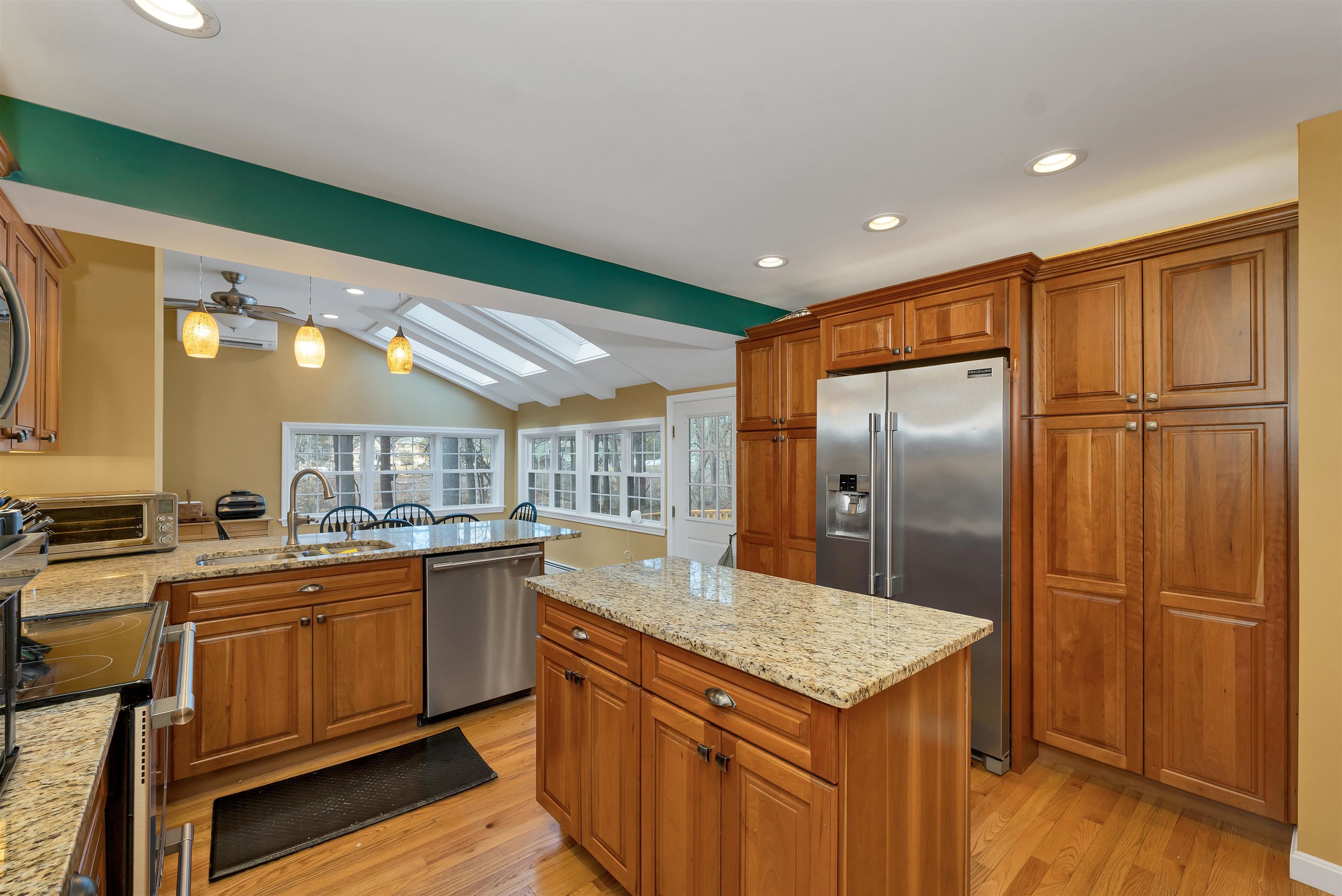 10 Patricia Street Windham, NH 03087 - Photo 8 of 59