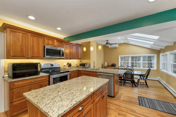 $775,000 | 10 Patricia Street, Windham, NH 03087