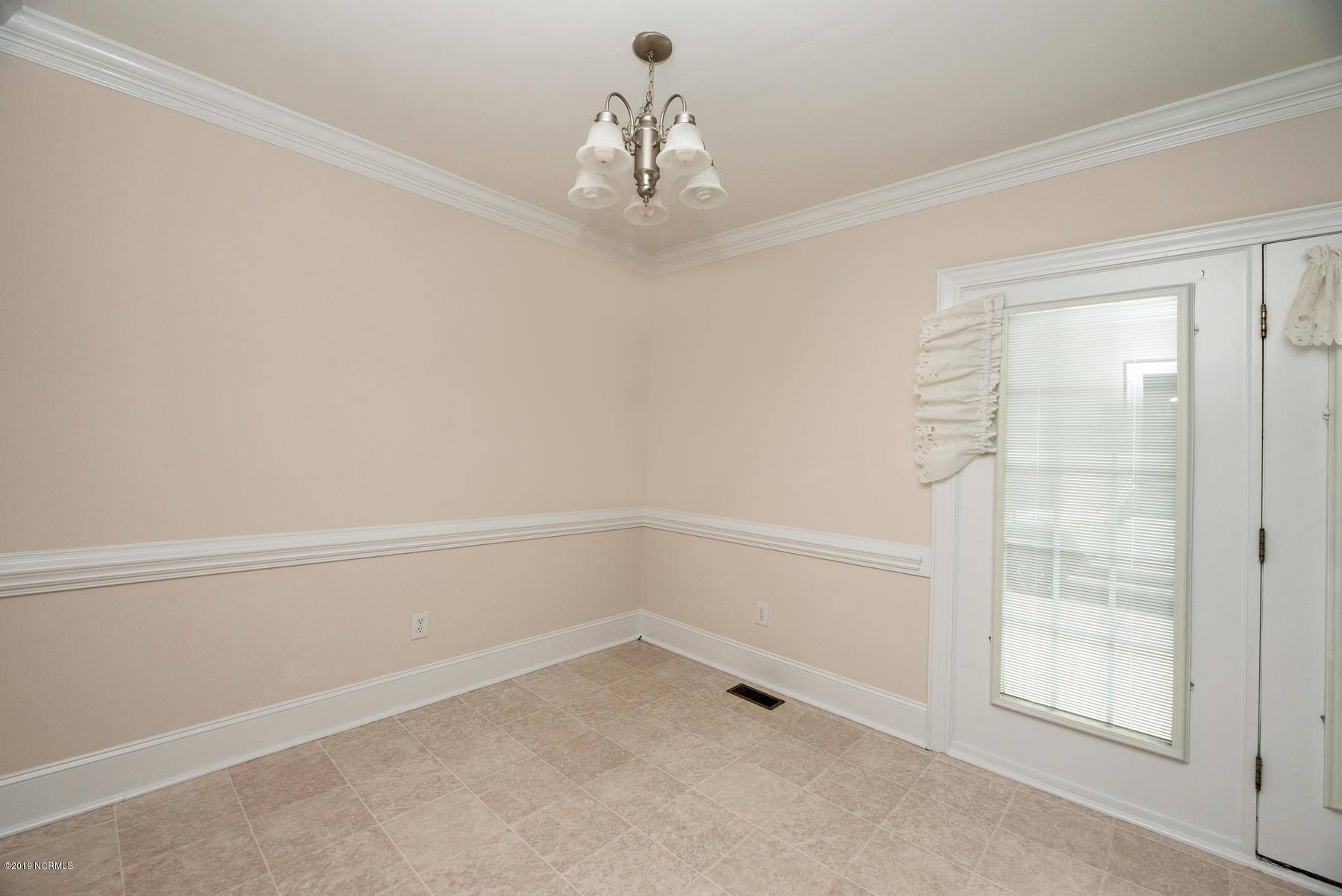 385 East 3rd Street Ayden, NC 28513 - Photo 13 of 46 385-West-3rd-Street-15