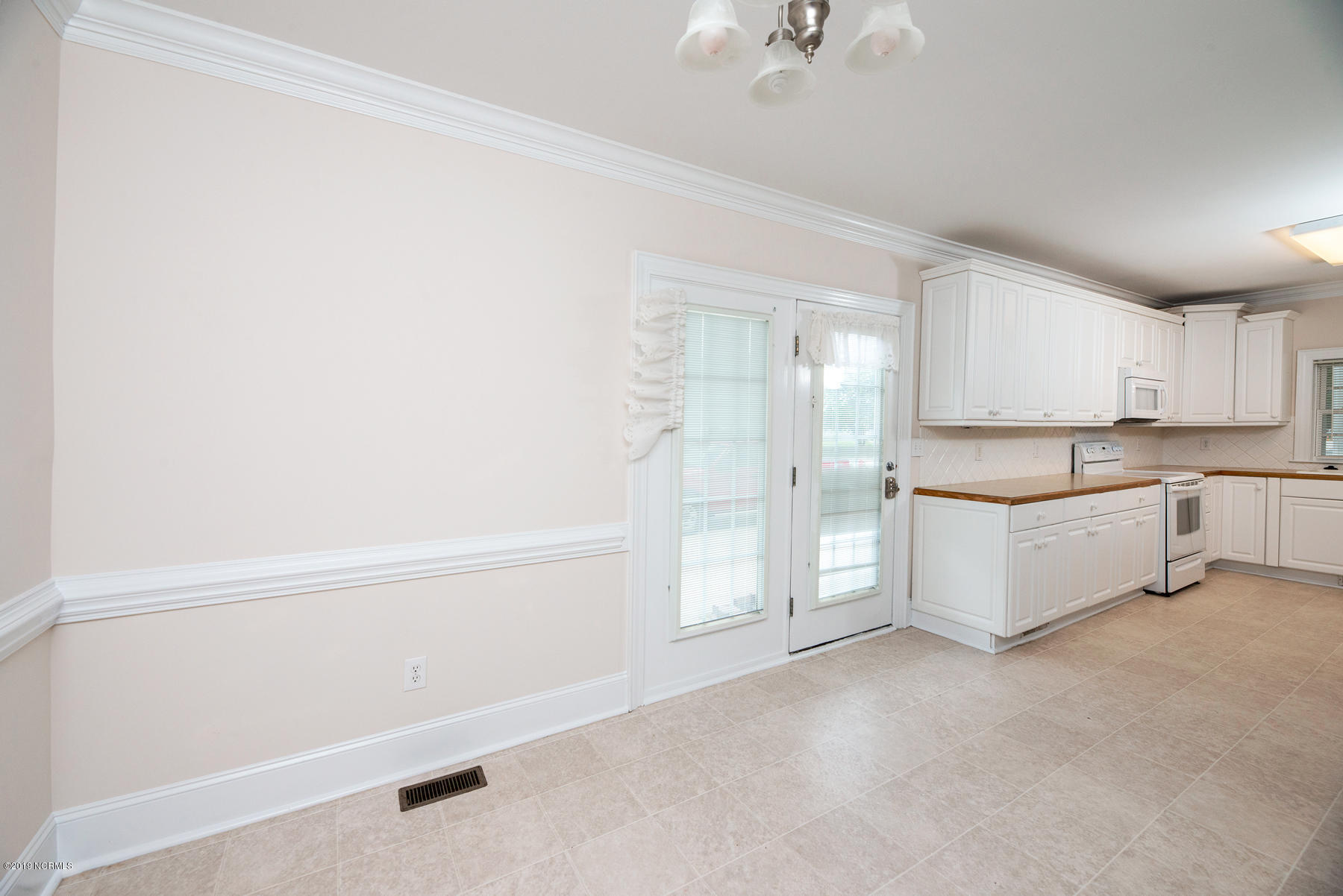 385 East 3rd Street Ayden, NC 28513 - Photo 14 of 46 385-West-3rd-Street-16