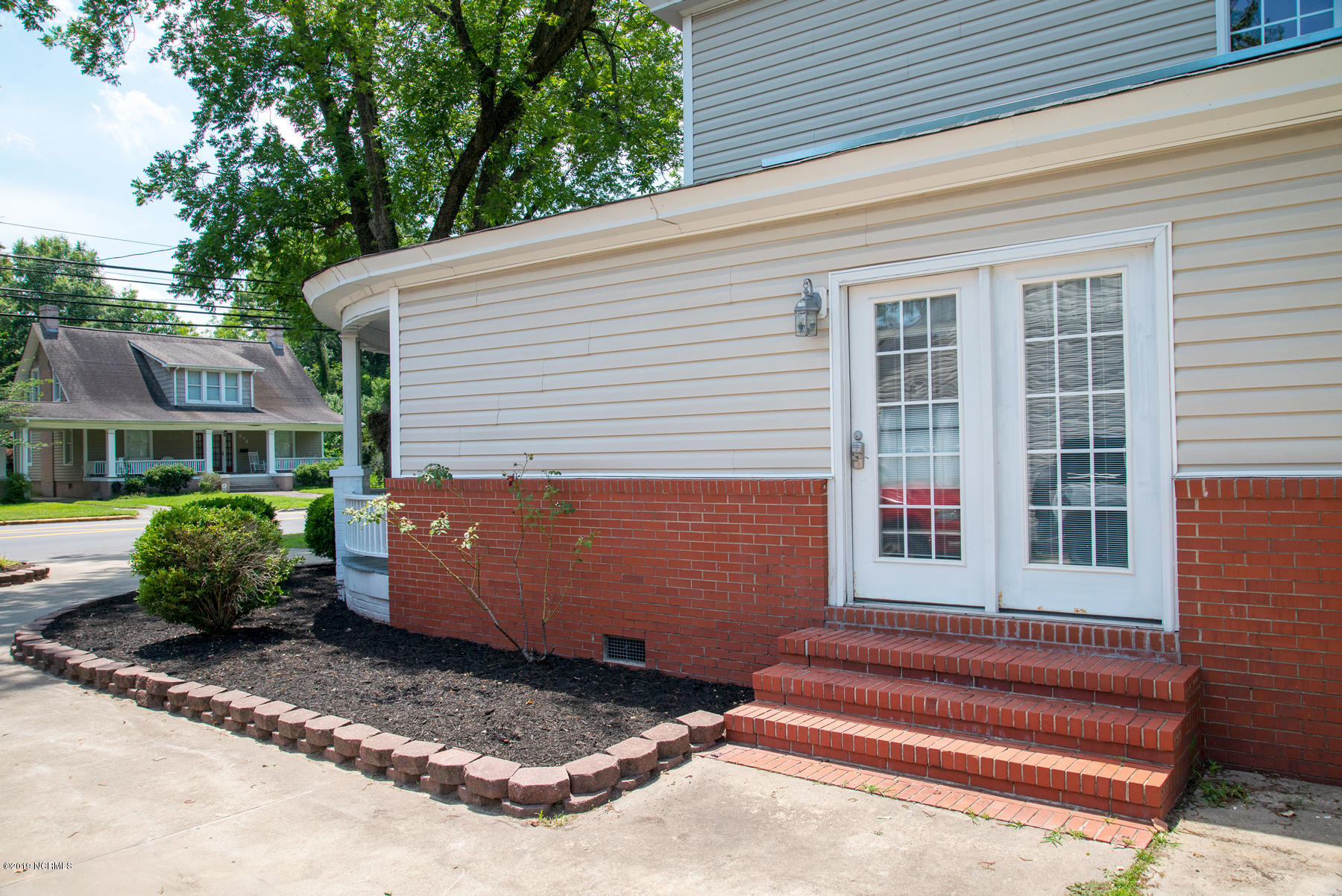 385 East 3rd Street Ayden, NC 28513 - Photo 4 of 46 385-West-3rd-Street-05