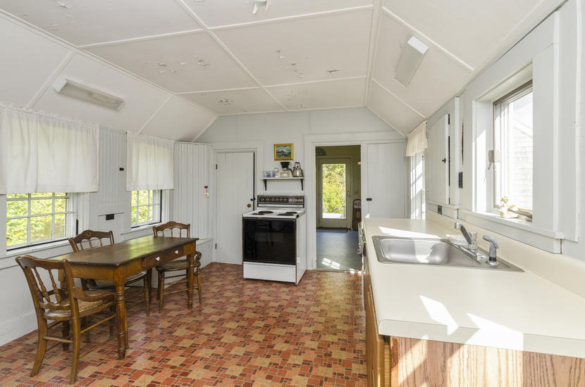 178 A Beach Road Orleans, MA 02653 - Photo 8 of 31 B610ED47-F608-4B34-AC57-FAE13AF4B22F