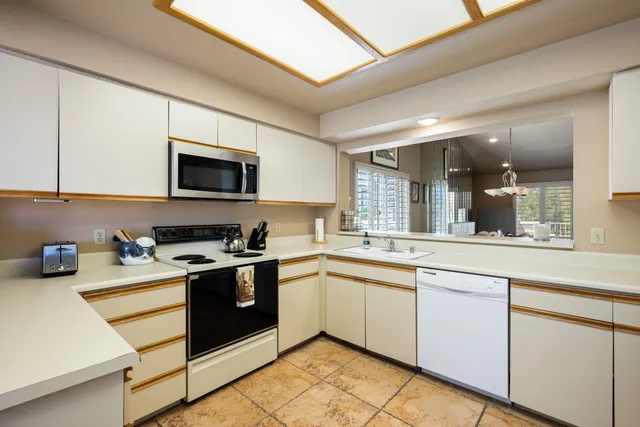 $439,000 | 688 Vista Lago Circle North, Palm Desert, CA 92211