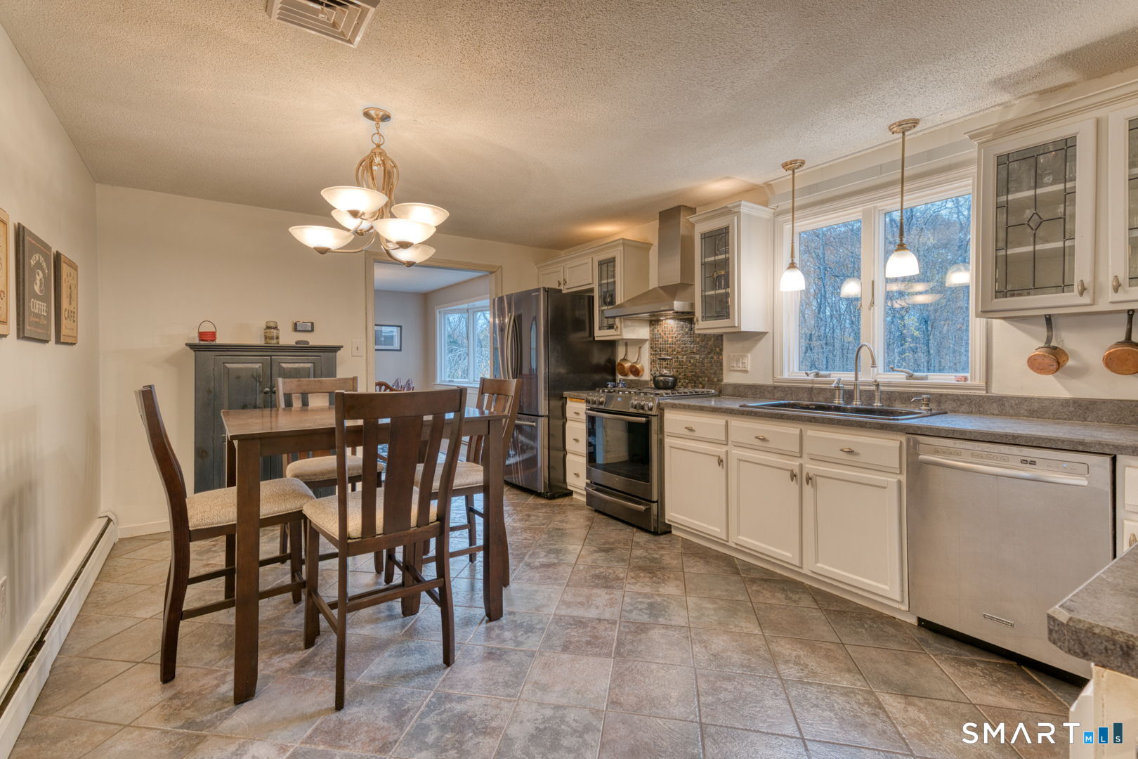 165 Oak Ridge Drive Berlin, CT 06037 - Photo 10 of 40
