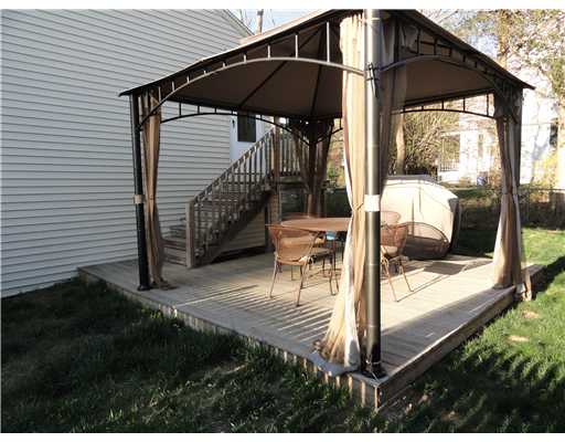 32 Cliffe Avenue Woonsocket, RI 02895 - Photo 12 of 12 Yard/Garden.