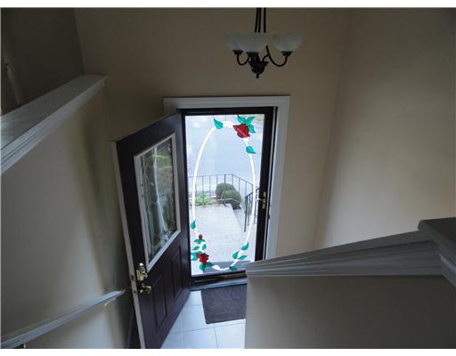 32 Cliffe Avenue Woonsocket, RI 02895 - Photo 6 of 12 Entry.
