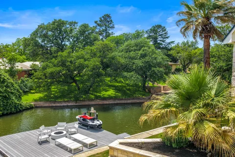 $1,950,000 | 1110 County Road 132A, Kingsland, TX 78639