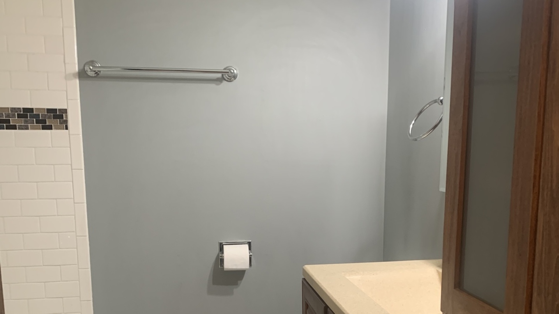5631 6th Avenue, Unit 2D Countryside, IL 60525 - Photo 5 of 10 a bathroom with a shower and a sink