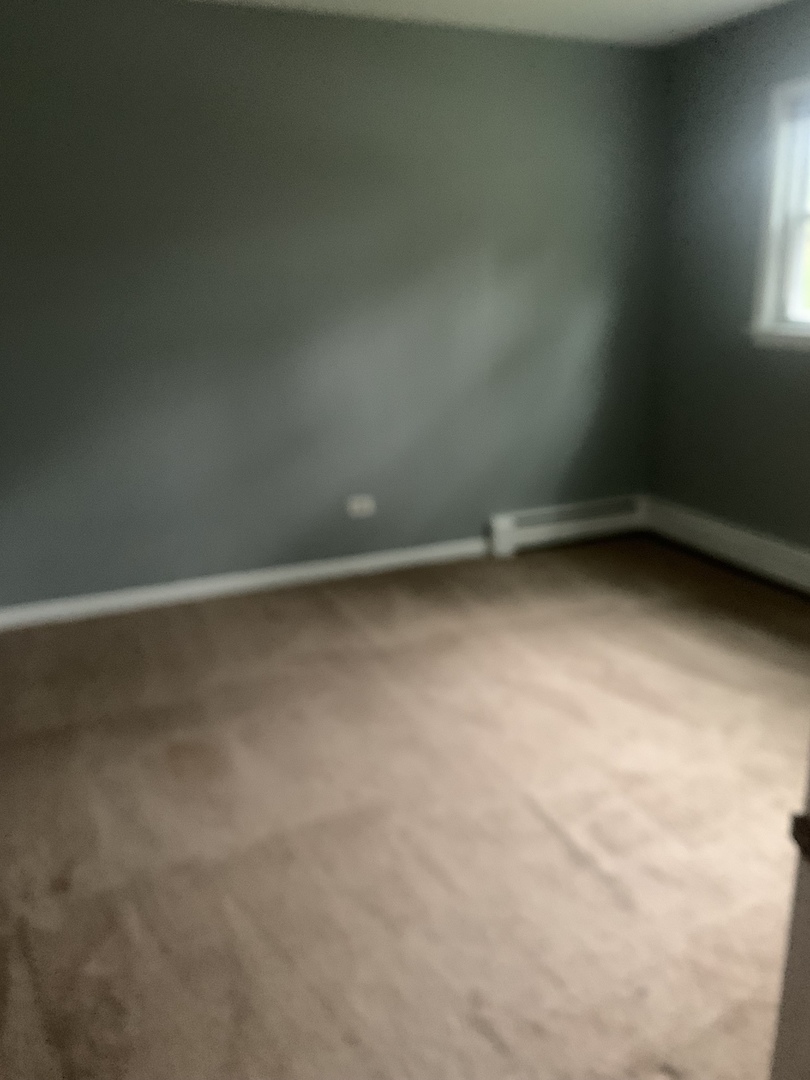5631 6th Avenue, Unit 2D Countryside, IL 60525 - Photo 9 of 10 a view of an empty room