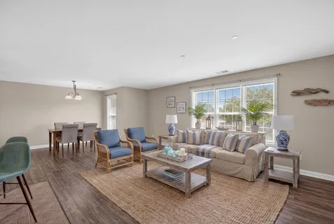 $299,000 | 428 Lafayette Road, Unit 403, Hampton, NH 03842