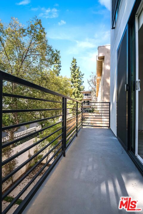 15330 Weddington Street Sherman Oaks, CA 91411 - Photo 27 of 30 a view of outdoor space and deck