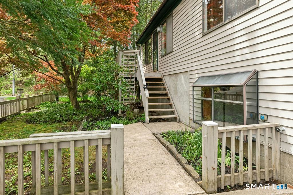 9 Sylvan Drive Ridgefield, CT 06877 - Photo 2 of 23