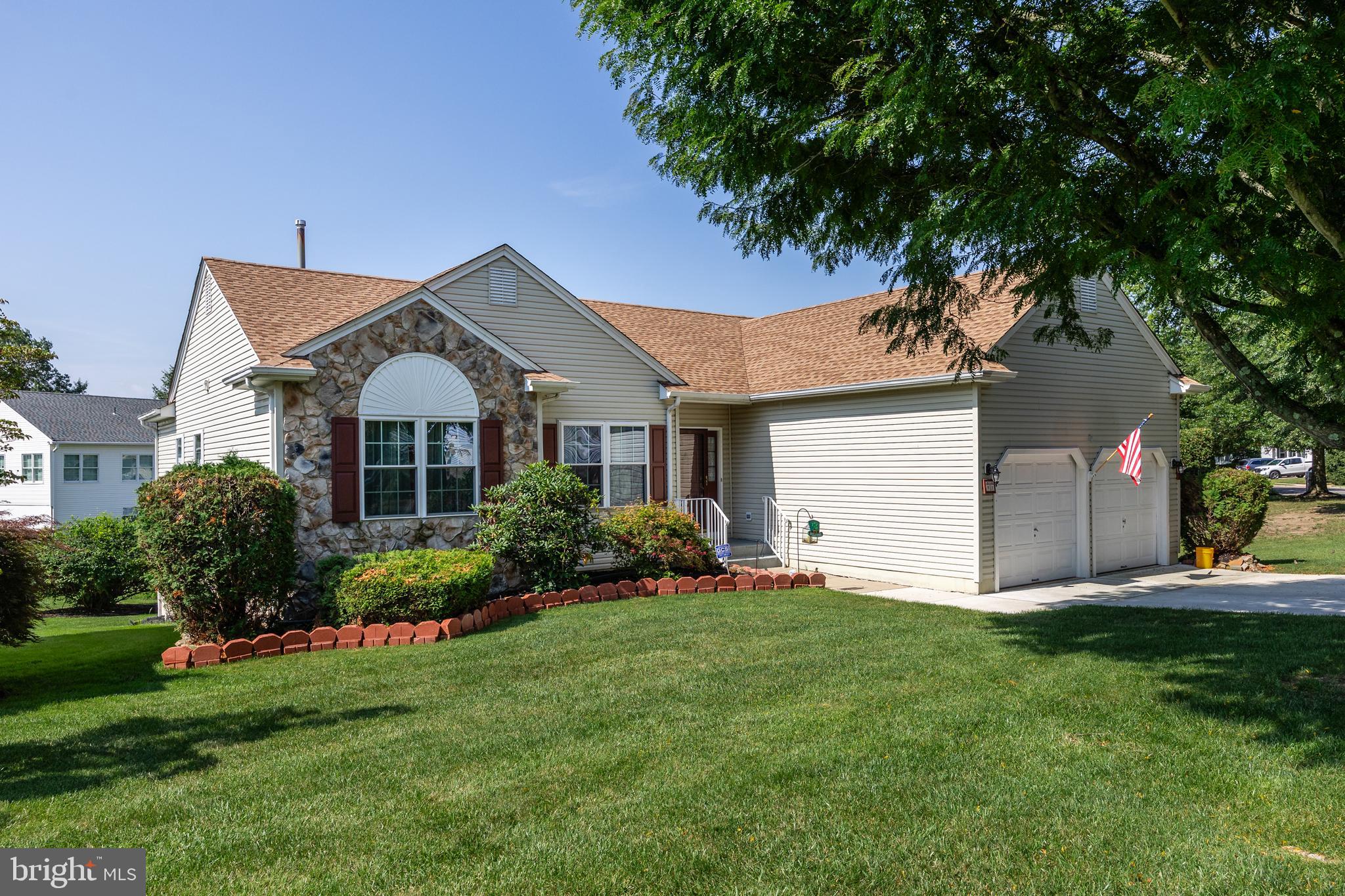 27 Ashley Drive Delran, NJ 08075 - Photo 2 of 35 Front Exterior