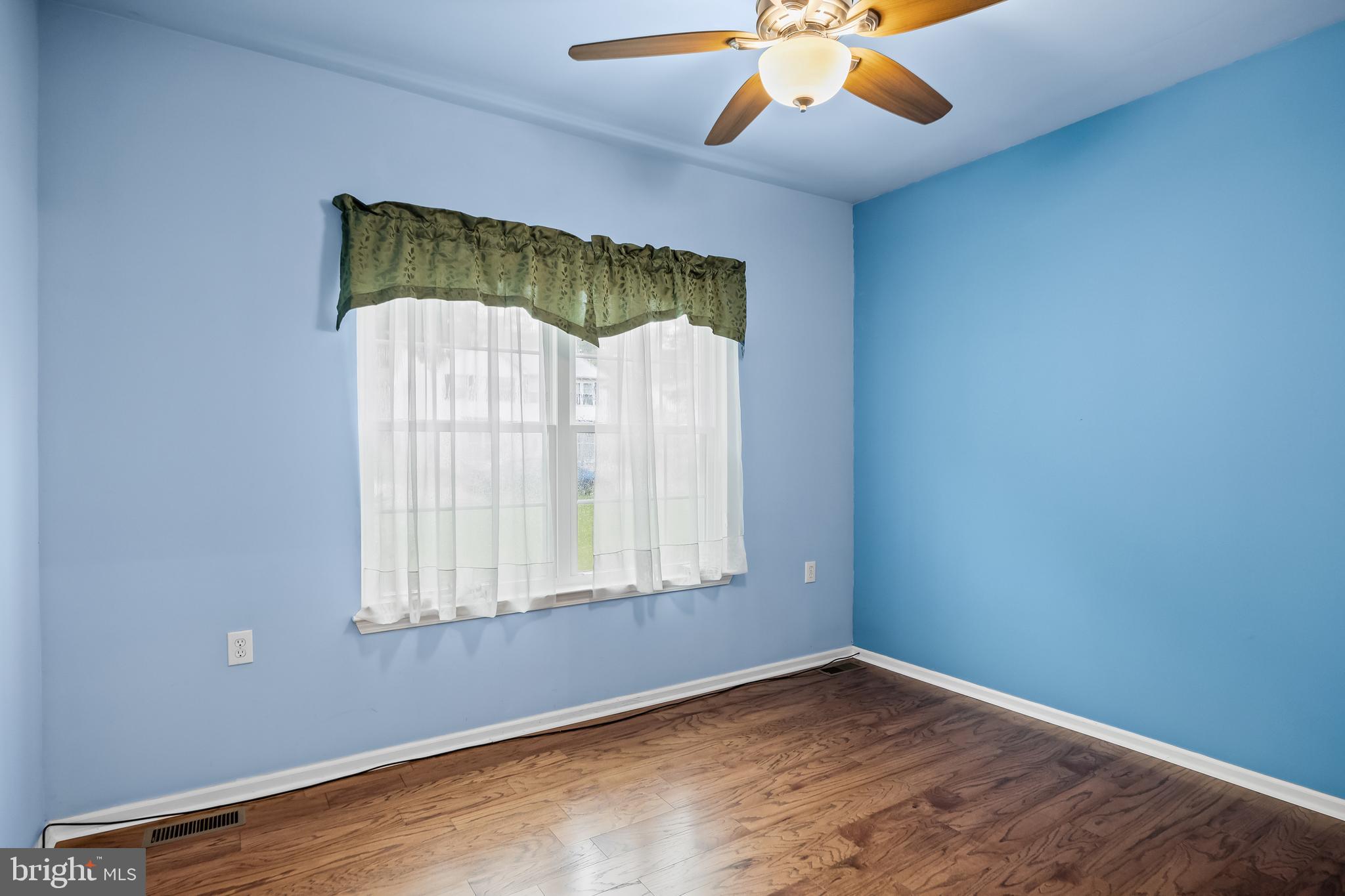 27 Ashley Drive Delran, NJ 08075 - Photo 21 of 35 Bedroom 2