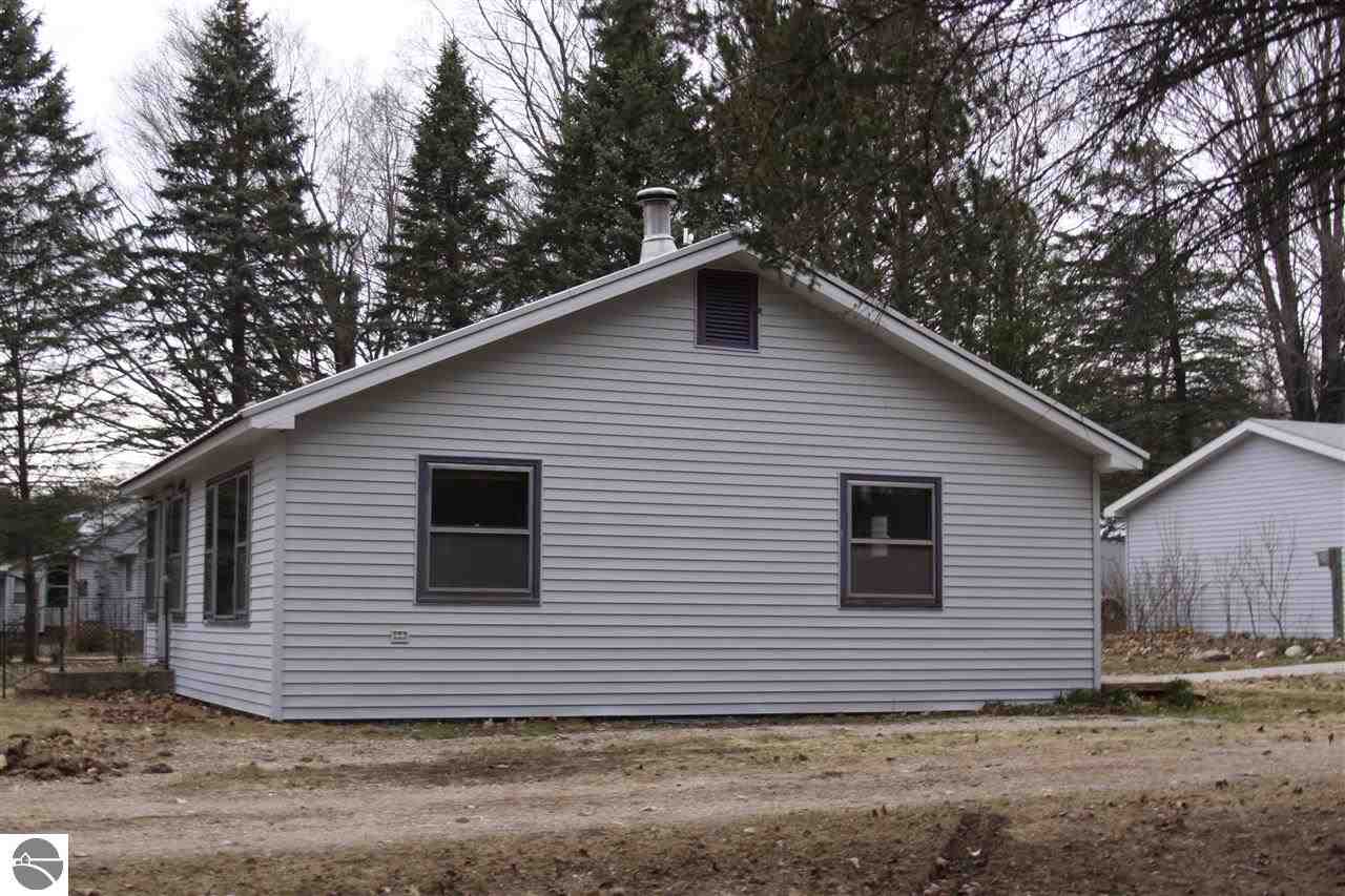 3689 Wallaker Road Benzonia, MI 49616 - Photo 8 of 27 1783894-7.JPG