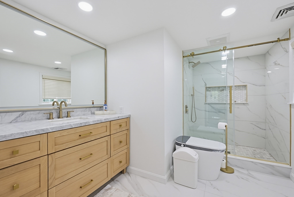 32 Falcon Street Worcester, MA 01603 - Photo 20 of 42