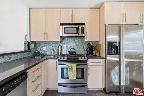 $1,399,000 | 67 Paradise Cove Road, Malibu, CA 90265