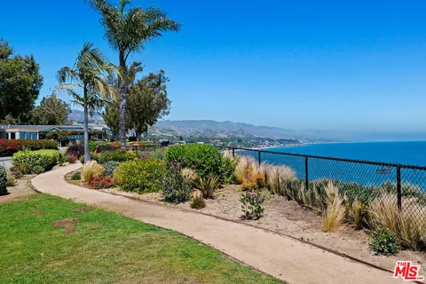 $1,399,000 | 67 Paradise Cove Road, Malibu, CA 90265